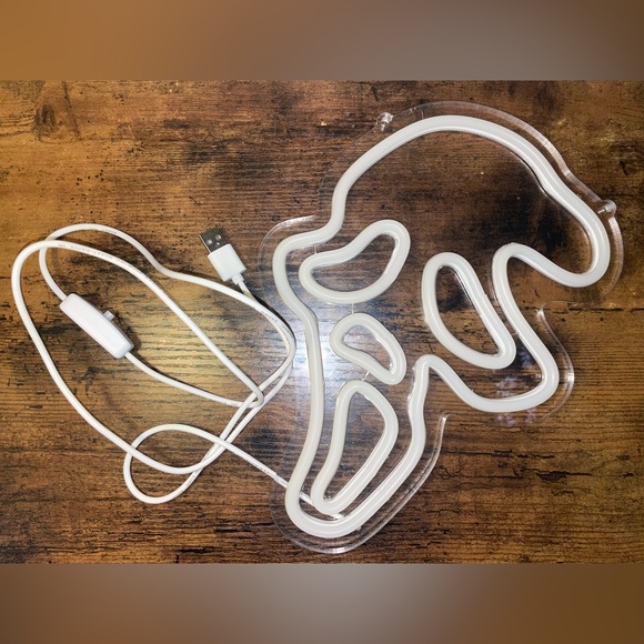 Scream Ghost Face Skull USB, LED
Neon Light, Wall Mounted, Neon Sign, White - Picture 4 of 6